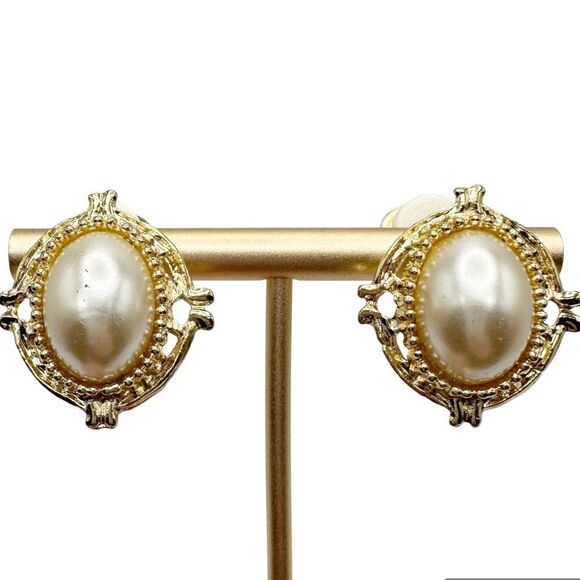 Vintage Regency Style Pearl and Gold Costume Earrings Oval Cabochon - Picture 1 of 4